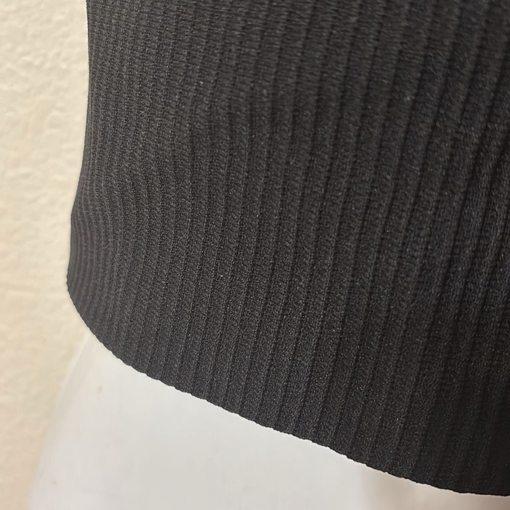 Sincerely Jules Ribbed Halter Tank Large - Picture 5 of 6